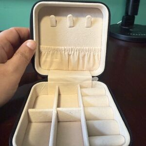 Shi by JOURNEYS Black Travel Jewelry Case